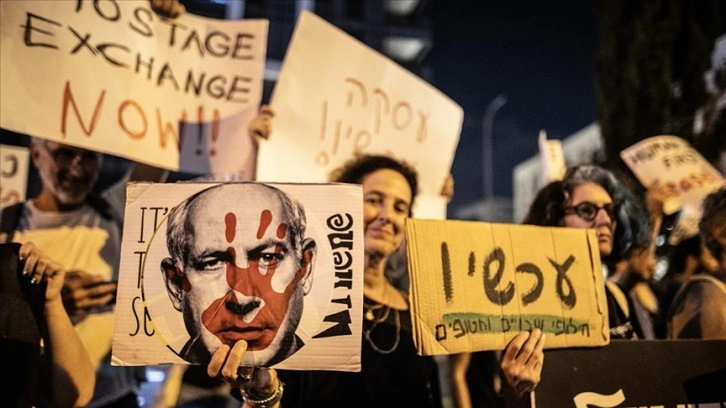 Gazze'de ateşkes isteyen İsrailliler, Tel Aviv'de yine gösteri düzenledi