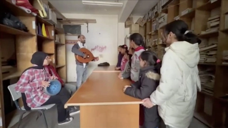 Gazze'de çocuklar müzik eğitimiyle savaş atmosferini yenmeye çalışıyor