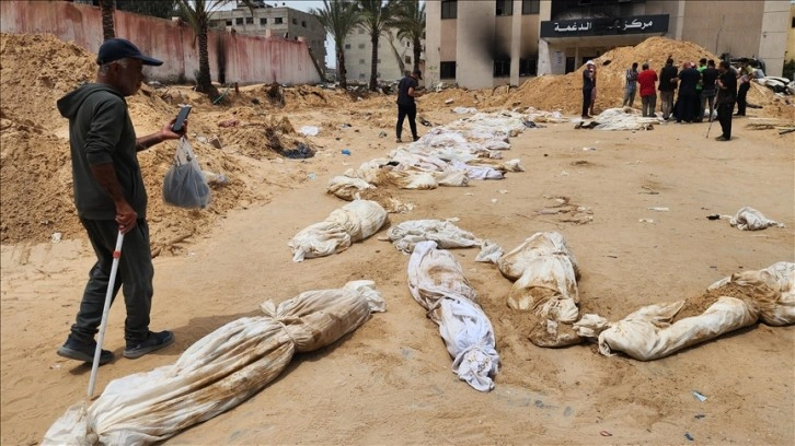 Gazze'deki Sağlık Bakanlığı: İsrail, Gazze Şeridi'ndeki hastaneleri toplu mezarlara dönüşt