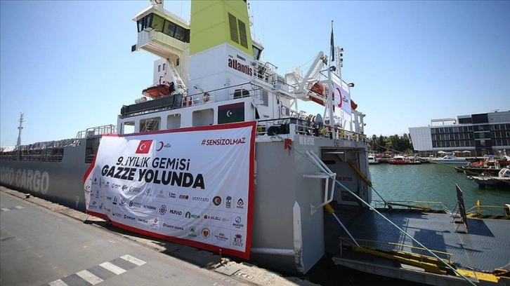 Gazze'ye insani yardım ulaştıracak 9. gemi Mersin'den uğurlandı