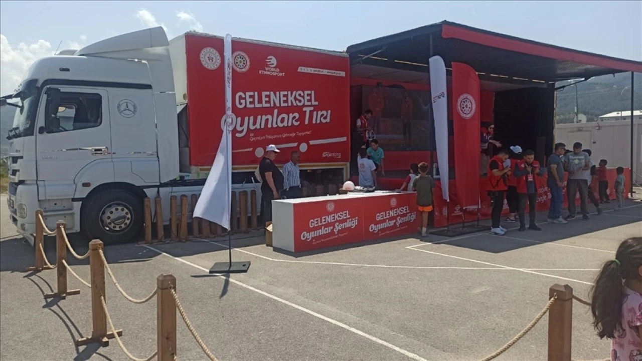 Geleneksel Oyunlar Tırı'nın deprem bölgesindeki ilk durağı Osmaniye oldu