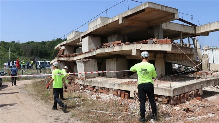 Gemlik merkezli 6,7 büyüklüğünde deprem senaryosuyla 5 ilde tatbikat yapıldı