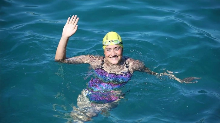 Genç yüzücü Aysu Türkoğlu, Manş Denizi'ni geçmeye hazırlanıyor