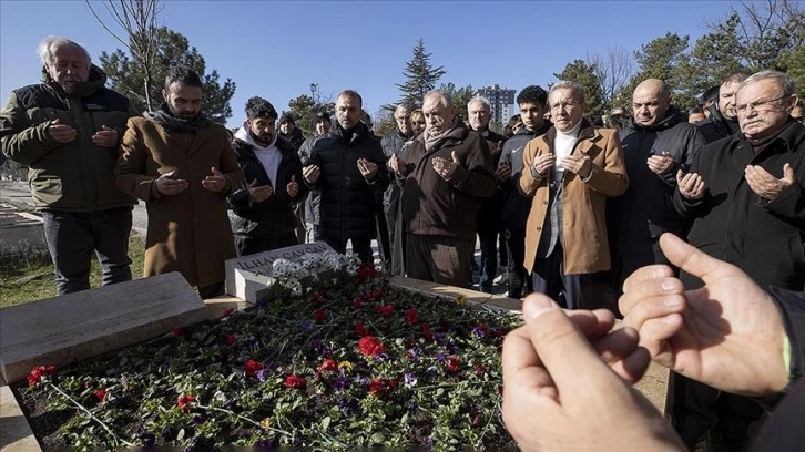 Gençlerbirliği'nin efsane başkanı İlhan Cavcav mezarı başında anıldı