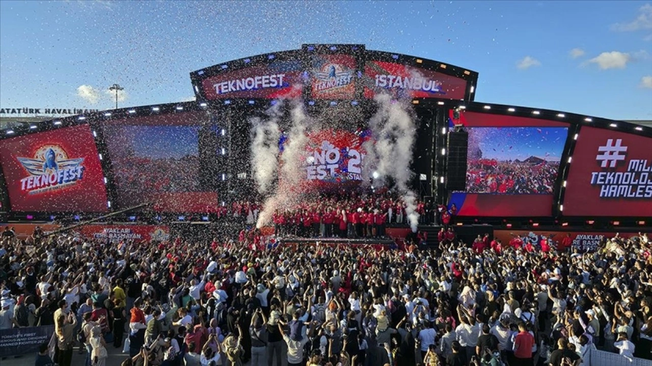 Gençlik merkezleri takımlarından TEKNOFEST 2025'te önemli başarılar