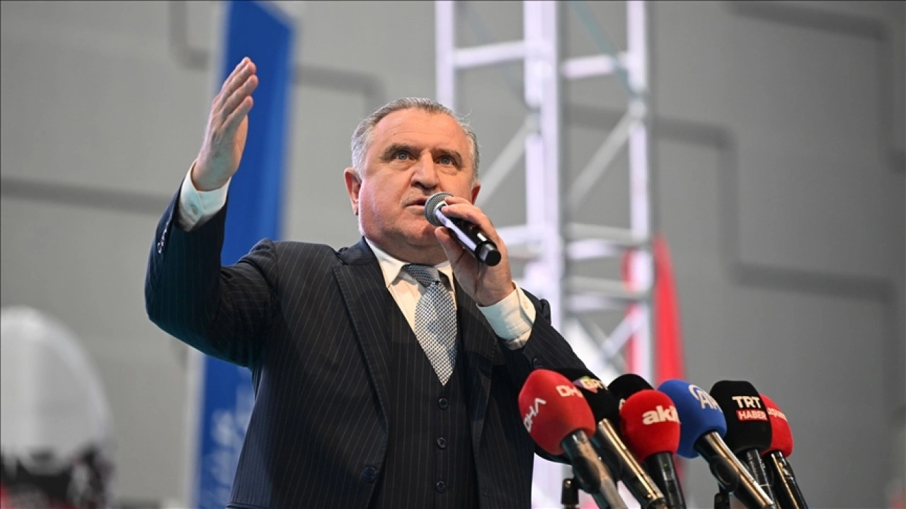 Gen&ccedil;lik ve Spor Bakanı Bak: Hep beraber b&uuml;y&uuml;yen, g&uuml;&ccedil;l&uuml; T&uuml;rkiye i&ccedil;in &ccedil;alışmaya devam edelim