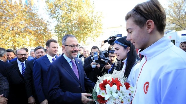 Gençlik ve Spor Bakanı Kasapoğlu: Talep eden, isteyen her öğrencimizi yurtlarımıza yerleştirdik