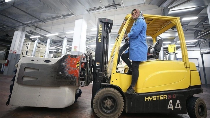 Geri dönüşüm fabrikasının ağır yükünü