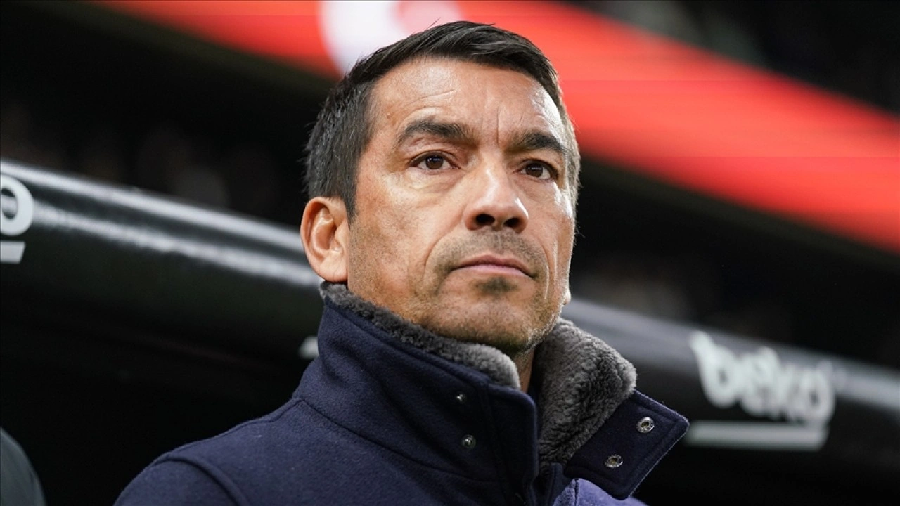 Giovanni van Bronckhorst, Liverpool'a yardımcı antrenör oldu