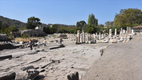 'Gladyatörler kenti'nin toprak altındaki eserleri turizme kazandırılıyor