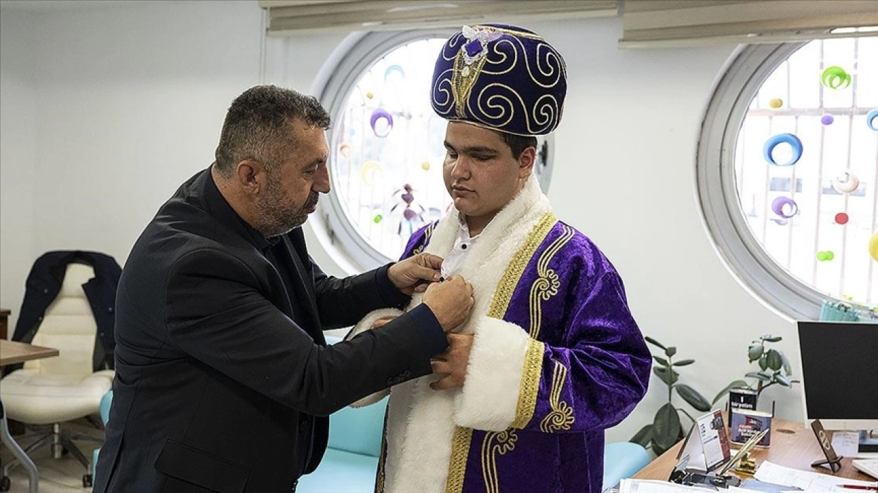 Görme engelli hafızlık öğrencileri meddahlık sanatıyla sosyal hayata katılıyor