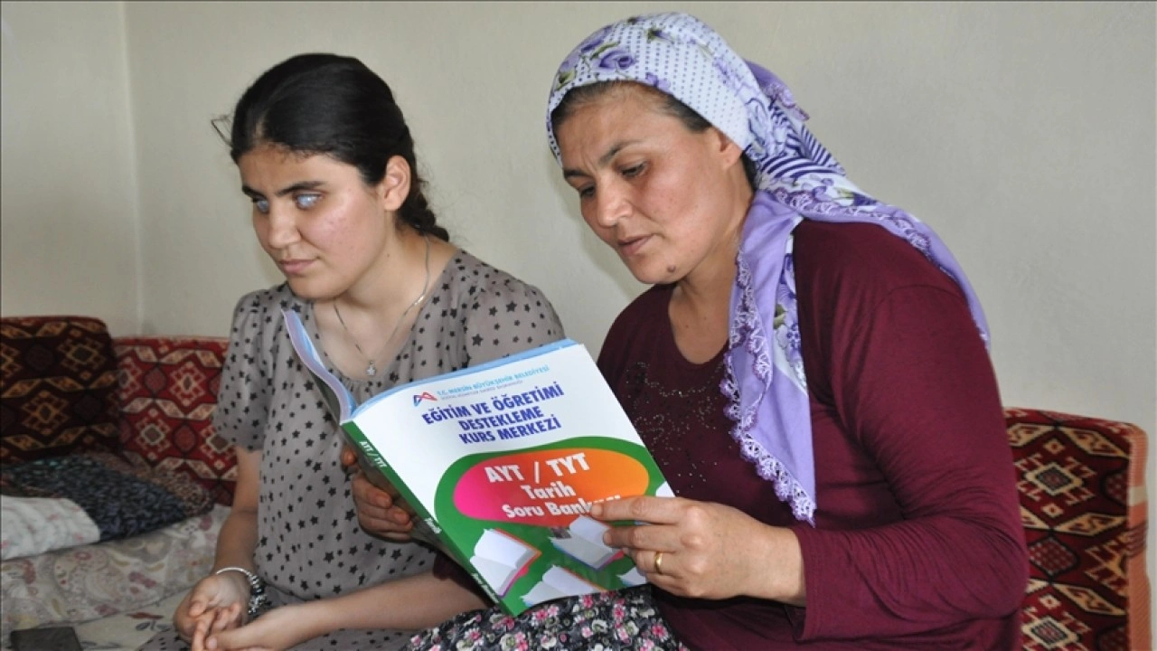 Görme engelli Nazalin'in okuma azmi üniversite sınavında başarı getirdi