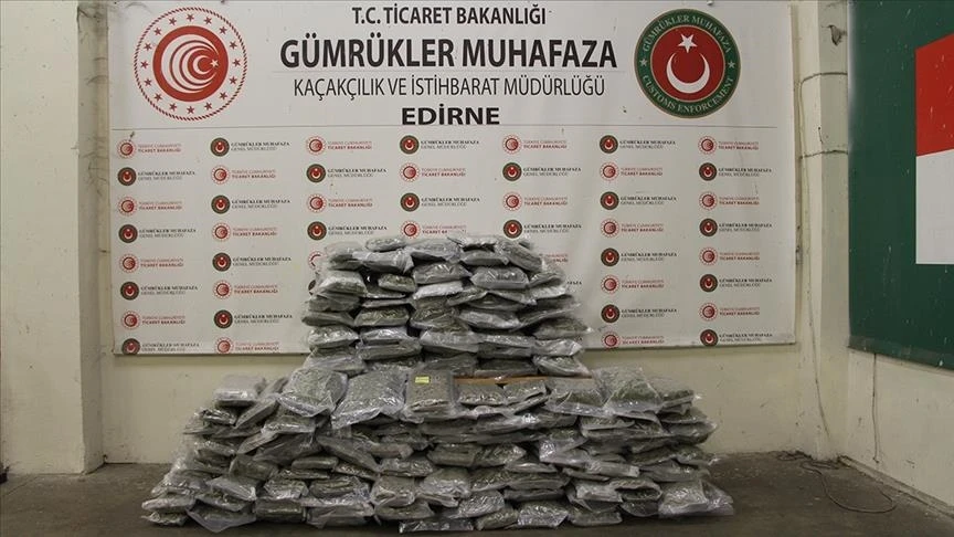 Gümrükler Muhafaza Müdürlüğü ekipleri, 1,3 ton uyuşturucu madde ele geçirdi