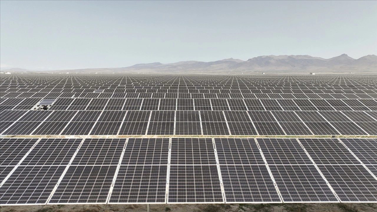 Güneşten elektrik üretiminde yılın rekoru kırıldı