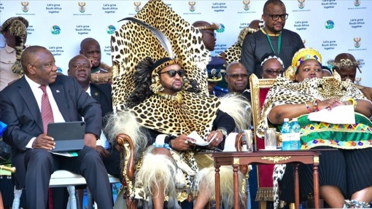 Güney Afrika'da Zulu kralı için tahta çıkma töreni düzenlendi