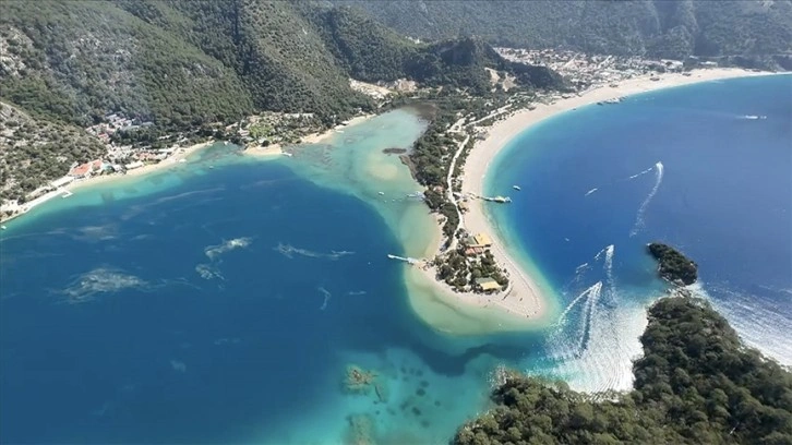 Güney Ege bayramda yerli turistle hareketlendi