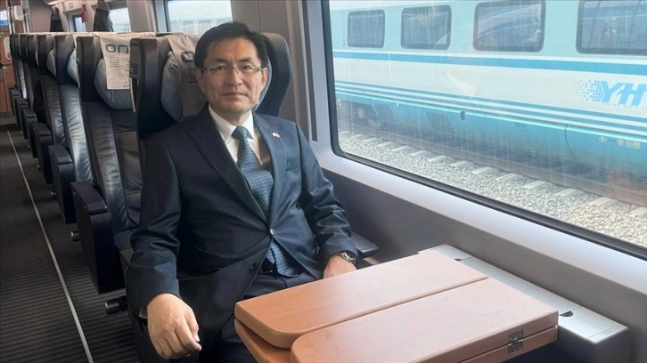 Güney Kore Büyükelçisi Jeong, Eskişehir'den Ankara'ya dönüşte araç yerine YHT'yi terc