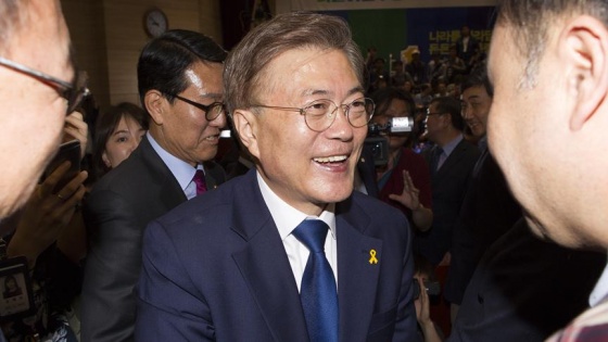 Güney Kore'de devlet başkanı Moon görevine başladı