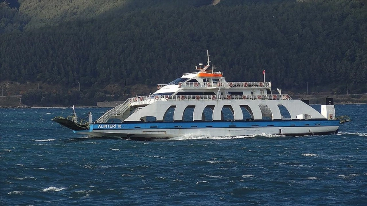 G&uuml;ney Marmara'da yarınki feribot seferleri iptal edildi
