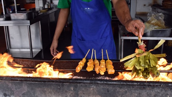 Güneydoğu Asya'nın şiş kebabı 'satay'