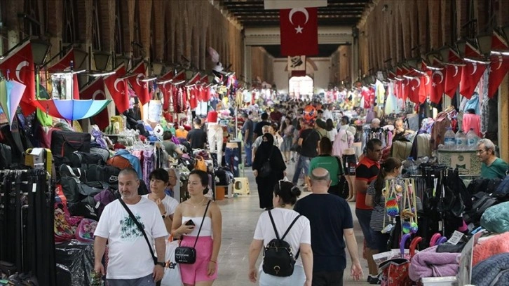 Gurbetçiler dönüş yolunda Edirne'nin çarşılarını canlandırdı