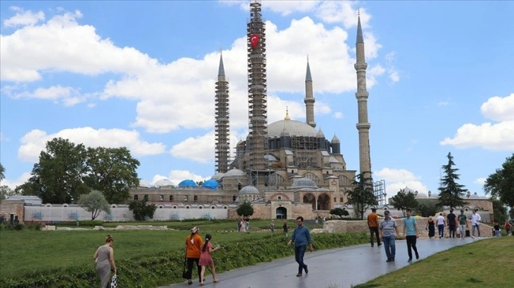 Gurbetçinin sınır kapılarından 'ekspres geçişi' kentin turizm ve ekonomisine de katkı sağl