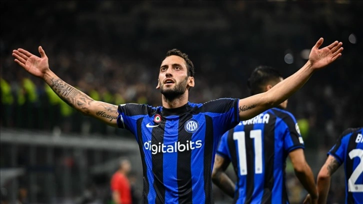 Hakan Çalhanoğlu, Inter-Barcelona maçındaki performansıyla 