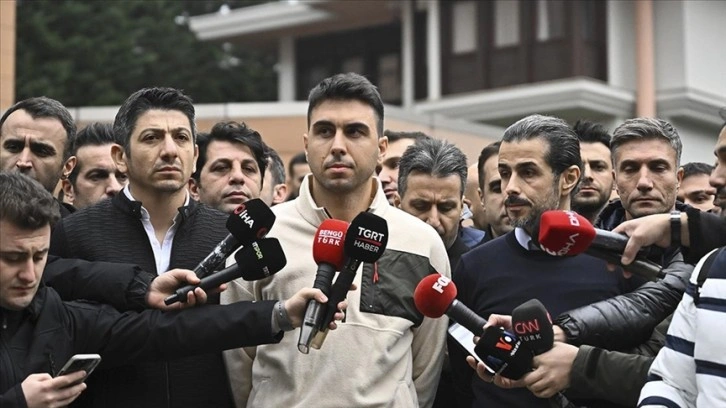 Hakemlerden saldırıya uğrayan meslektaşları Halil Umut Meler'e destek