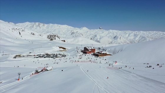 Hakkari&#039;de bölgesel kalkınma hamlesi: Mergabütan Kayak Merkezi