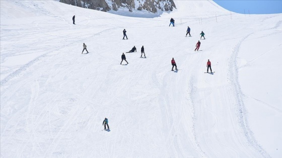 Hakkari'deki kayak merkezi üç ayda 50 bin kayakseveri ağırladı