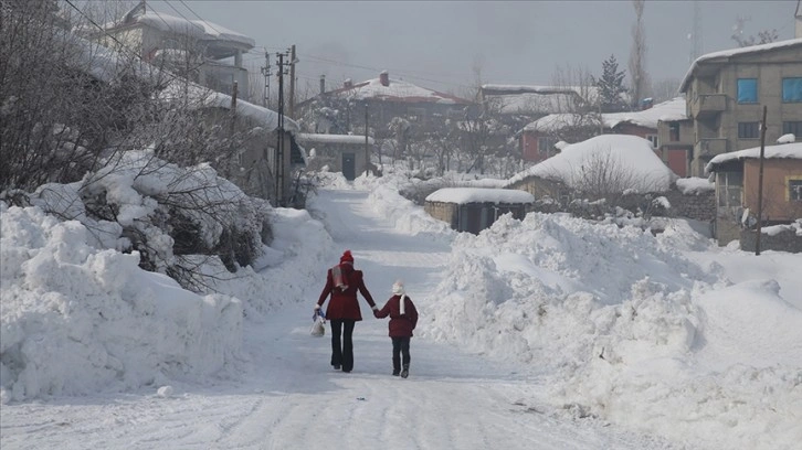 Hakkari merkez ve Yüksekova'da taşımalı eğitime bugün ara verildi