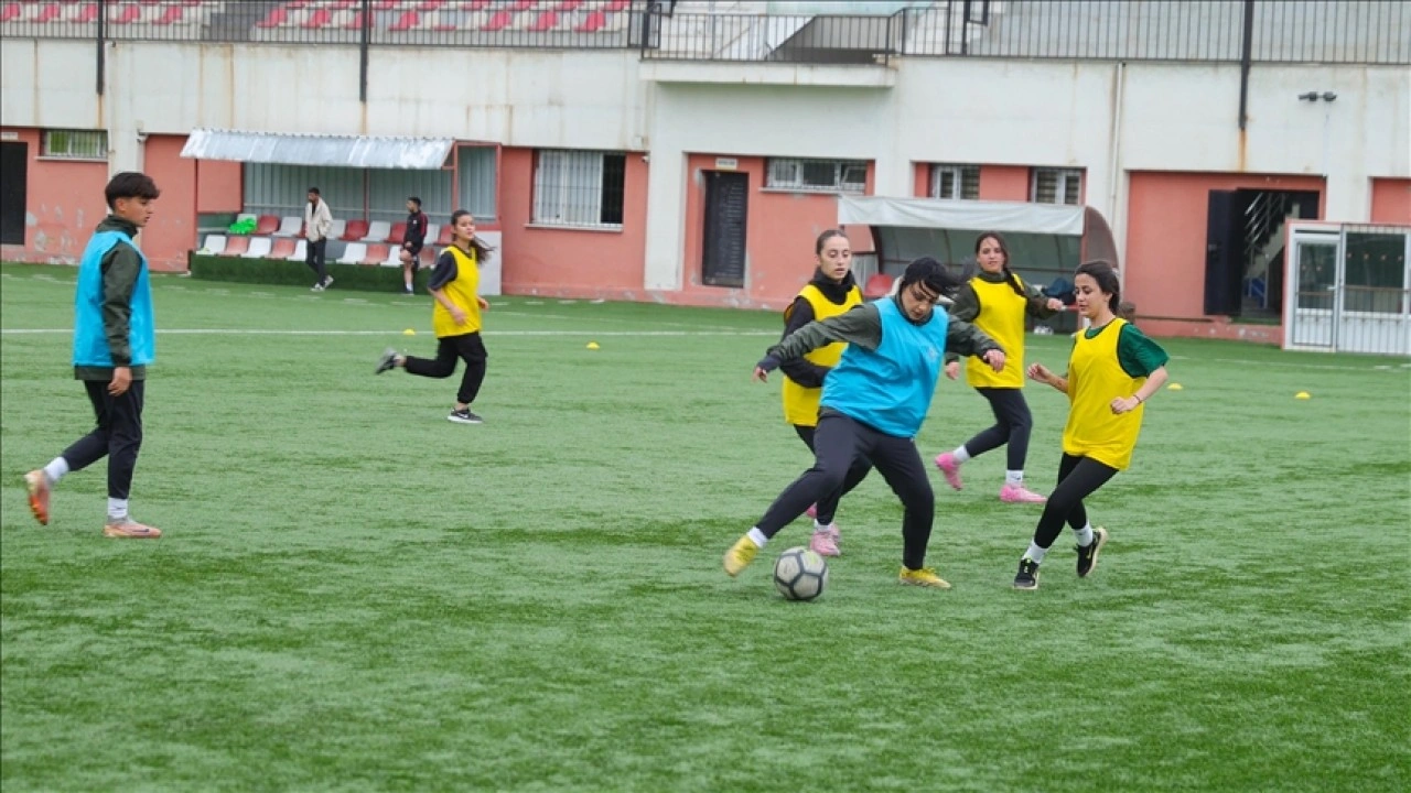 Hakkarili kızlar, Süper Lig'deki ablalarının izinden gitmek istiyor