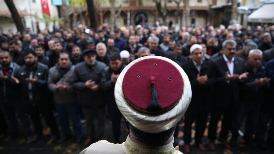 Halep'te can verenler için gıyabi cenaze namazı