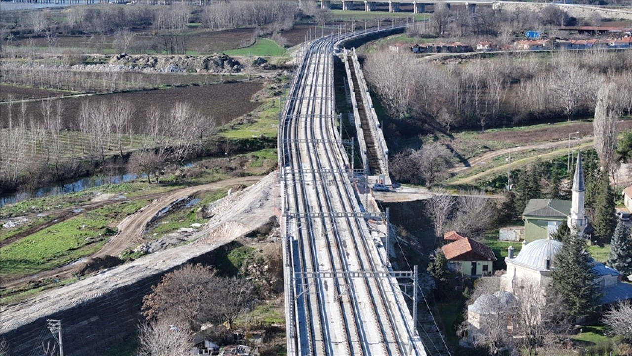 Halkalı-Kapıkule Demir Yolu Projesi'nin ilk etabında sinyalizasyon ve test &ccedil;alışmaları s&uuml;r&uuml;yor