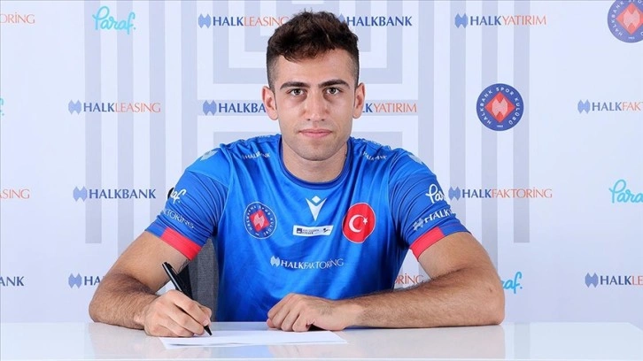 Halkbank, libero Deniz İvgen'i kadrosuna kattı