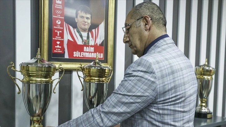 Halterin efsanesi Naim Süleymanoğlu'nun rekorlarına hiçbir sporcu ulaşamadı