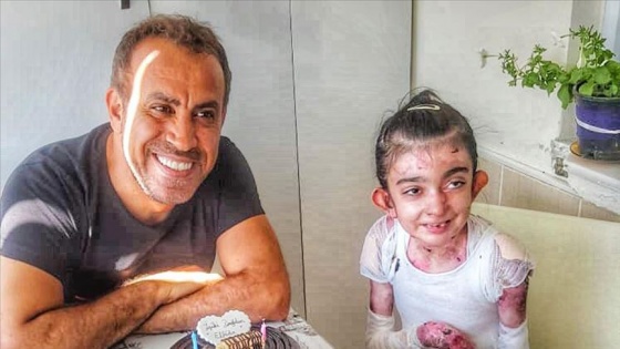 Haluk Levent&#039;ten &#039;kelebek çocuk&#039; Elfida&#039;ya sürpriz doğum günü