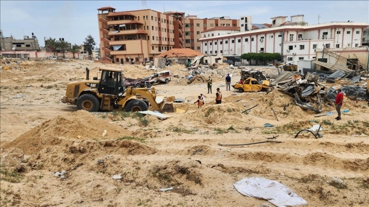 Hamas: Toplu mezarlar, savaşın durması için uluslararası toplumun müdahil olmasını gerekli kılıyor