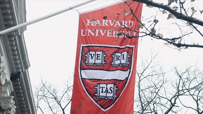 Harvard, fon kesintilerine karşı üniversite araştırmaları için 250 milyon dolar ayıracak