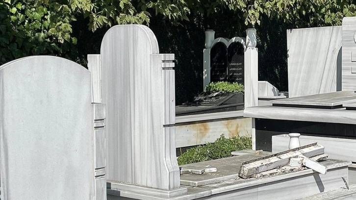 Hasköy Musevi Mezarlığı'nda bazı mezar taşları tahrip edildi