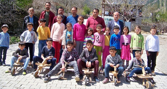 Hatay’da dededen toruna tahta araba geleneği