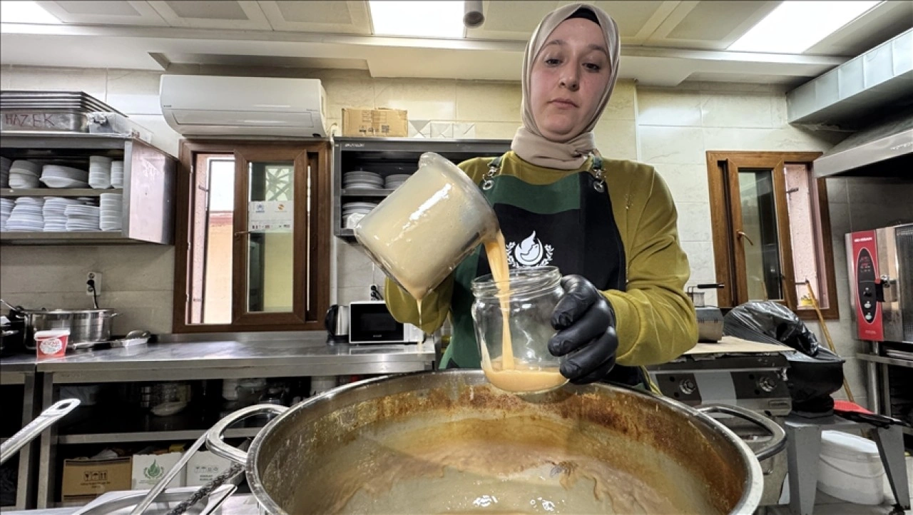 Hatay'da kadınların yaptığı süt reçeli sofraları süslüyor