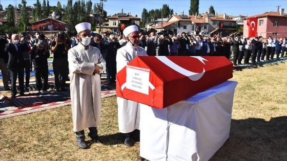 Hatay'da şehit düşen Jandarma Uzman Çavuş Konukcu son yolculuğuna uğurlandı