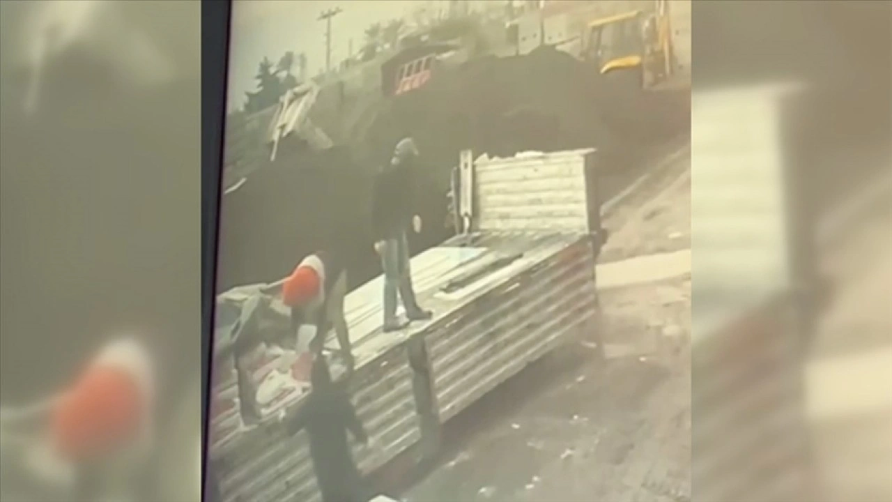 Hatay'da yıldırım d&uuml;şmesi sonucu bir kişi yaralandı