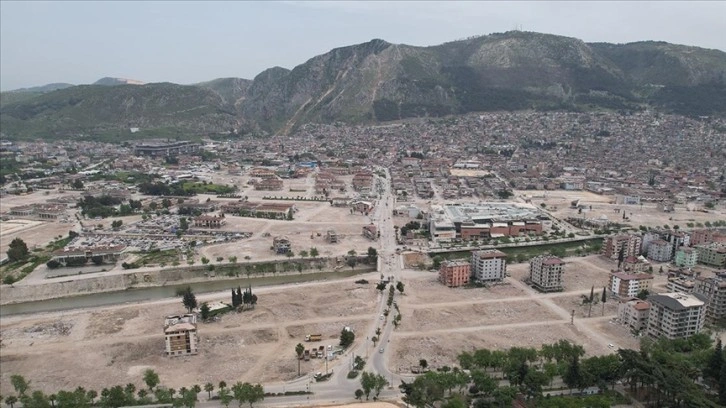 Hatay'da depremde 81 kişinin öldüğü binada "özensiz işçilik" tespit edildi