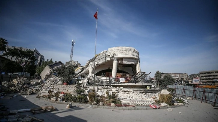 Hatay'ın ilk ve tek Cumhurbaşkanı Sökmen'in 21 akrabası depremde hayatını kaybetti