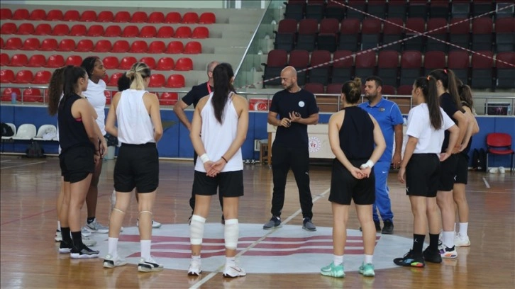 Hatay'ın kadın basketbol takımı, play-off potasında yer almayı hedefliyor