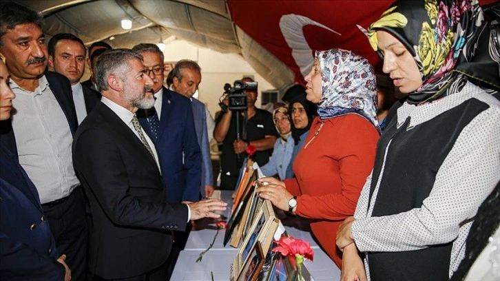 Hazine ve Maliye Bakanı Nureddin Nebati, Diyarbakır annelerini ziyaret etti