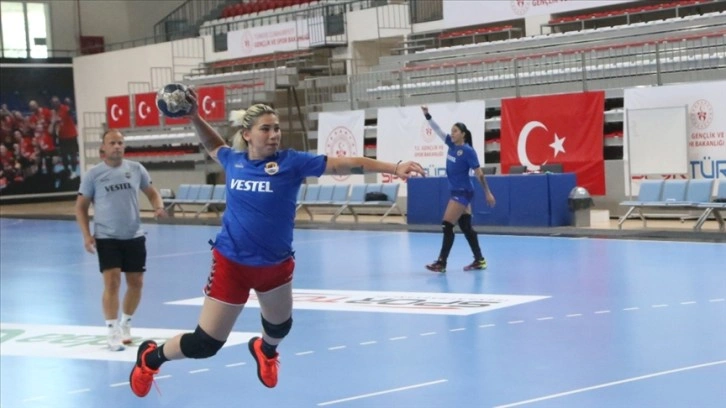 Hentbol Kadınlar Süper Kupa şampiyonu Kastamonu Belediyespor