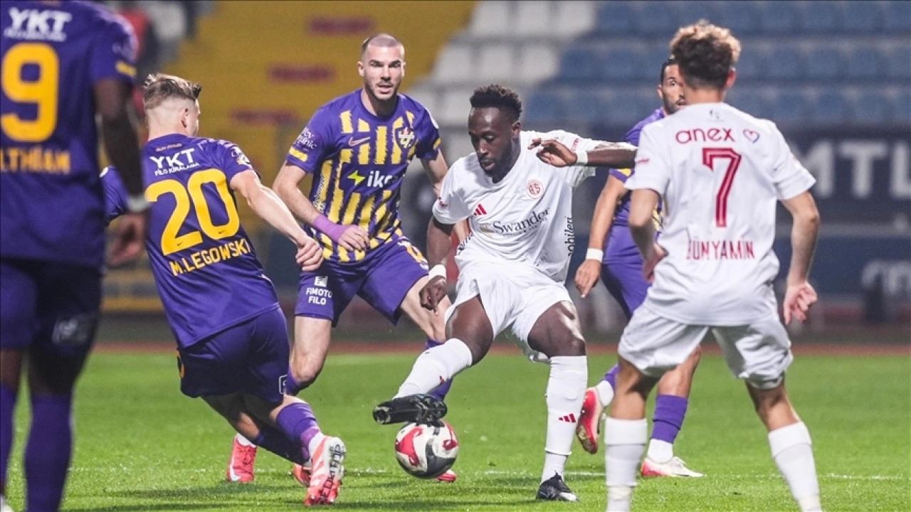 Antalyaspor, deplasmanda Eyüpspor'u mağlup etti